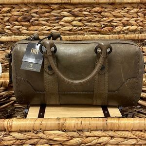 SOLD  🛑 Army green (olive) Frye handbag.